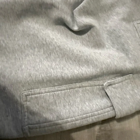 Aritzia Light Gray Cargo Pants Heather Chrome - Picture 6 of 6